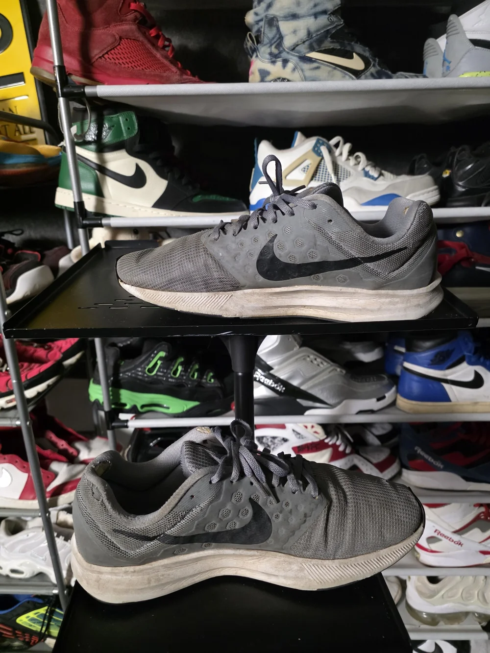 🔥 Nike Downshifter 7 Men's Size 10 Gray Athletic Sneakers Black Swoosh